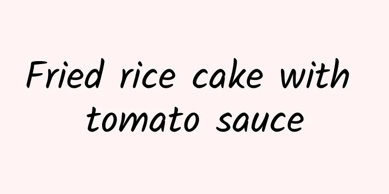 Fried rice cake with tomato sauce